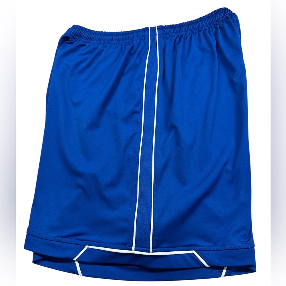 Under Armour Blue & White Basketball Athletic Men’s 6” Inseam Shorts Preowned